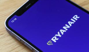Ryanair renunţă la biletele fizice şi trece la biletele de îmbarcare digitale generate de aplicaţie