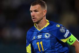 La aproape 40 de ani, veteranul Edin Dzeko rămâne liderul naţionalei din Bosnia şi Herţegovina