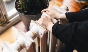 Trucul simplu care ține casa caldă iarna și te ajută să economisești la facturi