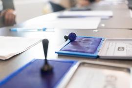 Sondaj INSCOP: AUR, favorit între alegătorii cu studii primare; USR conduce în rândul celor cu facultate