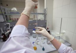 Substanța care poate tripla riscul de boli hepatice grave. E folosită în degresanți și curățătoriile chimice