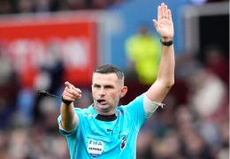 Englezul Michael Oliver arbitrează meciul Bosnia Herţegovina - România din preliminariile Campionatului Mondial de fotbal