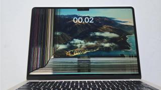 (P) Brontobyte: service-ul de MacBook din București care repară ce alții declară „nereparabil”