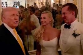 Momentul în care Donald Trump "dă buzna" la o nuntă de la Mar-a-Lago: "Ce cuplu frumos"