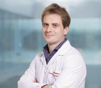 (P) Nouă speranță pentru bărbați cu probleme de prostată: intervenția cu laser HoLEP, disponibilă la București