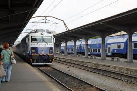 Trenul CFR, plecat din Bucureşti spre Sighetul Marmaţiei, care nu a mai ajuns niciodată la destinaţie