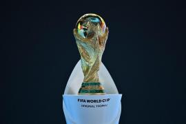 48 de echipe luptă pentru trofeul pus în joc la Mondialul de fotbal de anul viitor