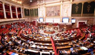 Haosul din Franţa continuă. Bugetul de stat pe 2026, respins de deputaţi.