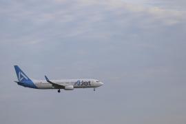 O nouă companie aeriană low-cost pe piaţa din România. Când are loc primul zbor