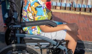 Fără drumuri la Sibiu. Copiii cu dizabilități din Mediaș vor fi evaluați local cu specialiști care vin în oraş