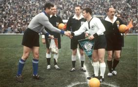 Lorenzo Buffon (în stânga) a adunat 15 meciuri pentru naţionala Italiei