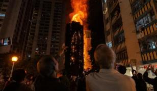 Bilanțul incendiului uriaș izbucnit la complexul Wang Fuk Court din Hong Kong a urcat la 94 de morți