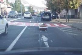 Sicriu "uitat" pe o trecere de pietoni din Arad. Un incident similar şi în 2018