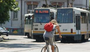 Tramvaiele 14 și 55, oprite parțial din cauza lucrărilor la canalizare. Linia navetă 614, înlocuitor temporar