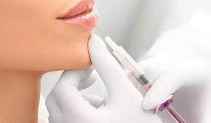 Femeie de 24 de ani din Arad, cercetată pentru că a practicat fără drept profesia de medic