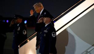 Mai multe persoane de la baza Andrews, unde era Trump, s-au îmbolnăvit după ce au deschis un colet cu praf alb