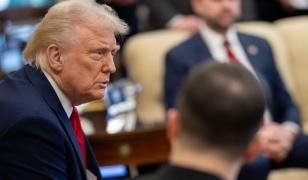 Donald Trump "este extrem de frustrat şi s-a săturat de întâlniri" pe tema războiului din Ucraina