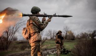 Zelenski a discutat 5 ore la Berlin cu SUA și s-a declarat dispus să renunțe la NATO. Discuțiile continuă luni