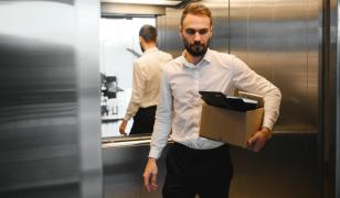 S-a îmbogăţit cu 50.000 de euro după ce a fost dat afară când era în concediu