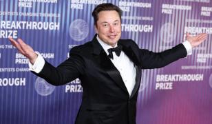 Elon Musk devine primul om din lume cu o avere de 600 de miliarde de dolari