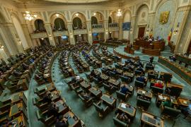 Senatul a modificat legea pensiilor private după decizia CCR. Bolnavii de cancer nu mai pot retrage toţi banii