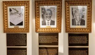 Donald Trump îi insultă din nou pe Barack Obama şi Joe Biden. Ce a apărut în Casa Albă