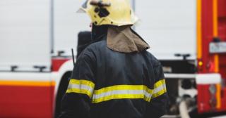 Culmea ironiei. Un pompier din Brăilă, rănit după ce a încercat să aprindă focul cu o substanţă inflamabilă