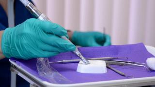 Testele pentru hepatită, gratuite pentru toți cu simptome, inclusiv neasiguraţii. Anunțul Ministerului