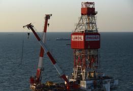 Ucraina susţine că a avariat o platformă Lukoil din Marea Caspică şi o navă FSB în urma unui atac cu drone