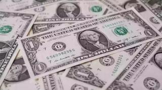 Leul românesc pierde teren important în raport cu dolarul american