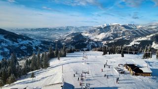 Pârtii ca-n Austria şi în România. Un abonament de 3 zile la schi este aproape 500 de lei