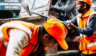 România mai aduce 90.000 de muncitori străini din 2026. Domeniul în care e mare nevoie de angajaţi