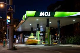 Compania ungară MOL vrea să cumpere benzinăriile și rafinăriile Lukoil din Europa, inclusiv cele din România