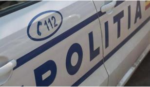 Şase eleve de la un liceu din Teleorman, reţinute de poliţişti după ce au bătut şi tâlhărit o colegă