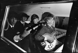 Pe 8 decembrie 1980 a fost ucis artistul britanic John Lennon