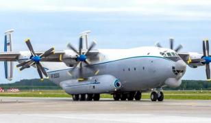 Un avion rusesc de transport militar An-22 s-a prăbușit la nord de Moscova. Membrii echipajului ar fi murit