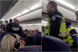 Doi români, evacuaţi dintr-un avion WizzAir în drum spre Bucureşti. Unul dintre el era băut, celălalt a fost prins consumând marijuana