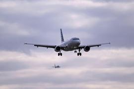 Concedieri "fără precedent" la o mare companie aeriană. Cel puţin 15% dintre angajaţi vor fi daţi afară