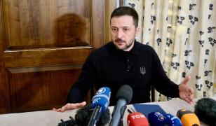 Preşedintele Volodimir Zelenski a ajuns să fie criticat, în ultimele săptămâni, în propria ţară după o serie de paşi greşiţi