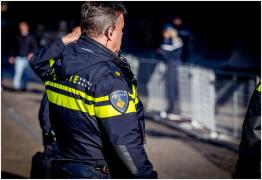 Fetiță de 11 ani, înjunghiată pe stradă de un bărbat de 29 de ani