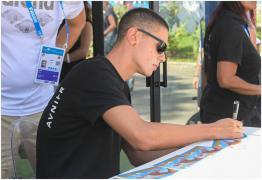 David Popovici a mers în instanță ca să ceară ordin de protecție, după ce un vecin a amenințat că-i dă foc la mașina de peste 100.000 €. Ce spune sportivul