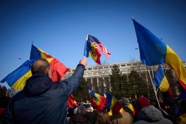 Protest AUR în Piața Universității. Manifestanţii scandează 