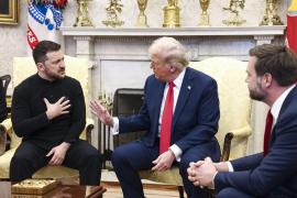 Culisele confruntării din Biroul Oval. Trump, iritat după ce i-a cerut special lui Zelenski să vină la costum