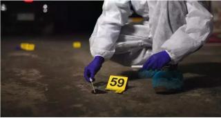 Crimă odioasă în Vaslui. O femeie a fost decapitată în propria locuință de fiul ei