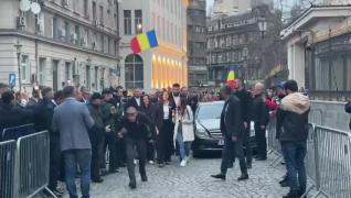 Anamaria Gavrilă şi-a depus candidatura la BEC, însoţită de Simion: "După ce vom câştiga alegerile, vom reda turul 2 înapoi"