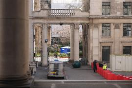 Tânără de 20 de ani ucisă, după ce o dubiţă a intrat într-un grup de pietoni în fața King's College din Londra. Şoferul a fost arestat