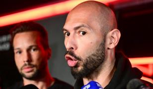 "O să faci ce-ţi spun eu sau o să plăteşti scump". Andrew Tate, acuzat că a ameninţat o femeie din UK punându-i un pistol în faţă