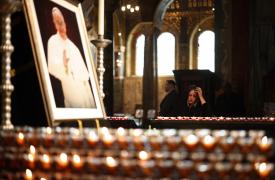 Care ar fi posibila cauză a morţii Papei Francisc. Vaticanul nu se pronunţă încă