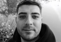 "Sufletul său a ales sa plece în gradina Domnului". Tudor s-a stins la 27 de ani departe de casă, în Anglia. Prietenii, apel disperat ca să poată să îl aducă în ţară