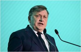 Crin Antonescu vine în platoul Observator, astăzi, la 19:30